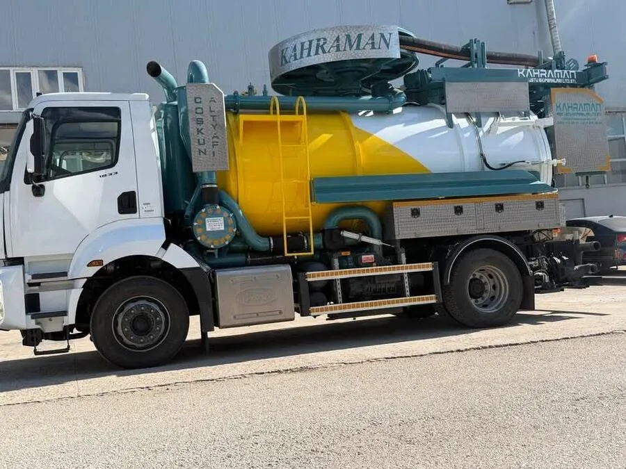 Kartal Acil Vidanjör hizmeti veren Kartal Vidanjör aracının fotoğrafı
