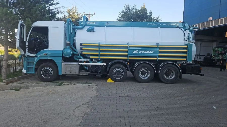 Kartal En Yakın Vidanjör hizmeti veren Kartal Vidanjör aracının fotoğrafı